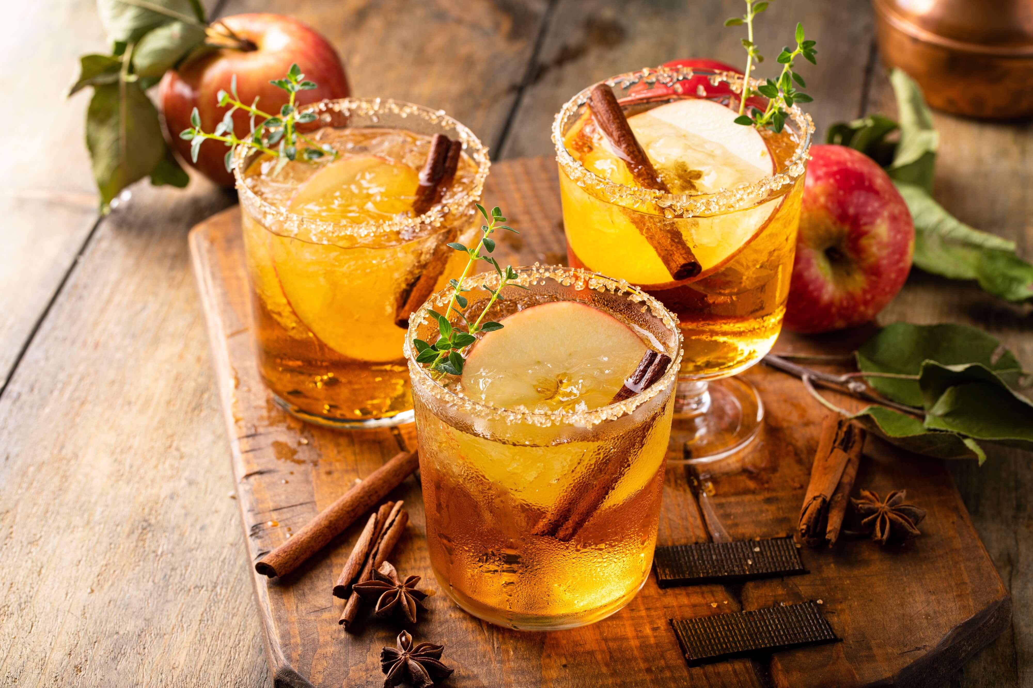fall sangrias with cinnamon, cloves and apples