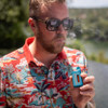 man vaping a 5g device
