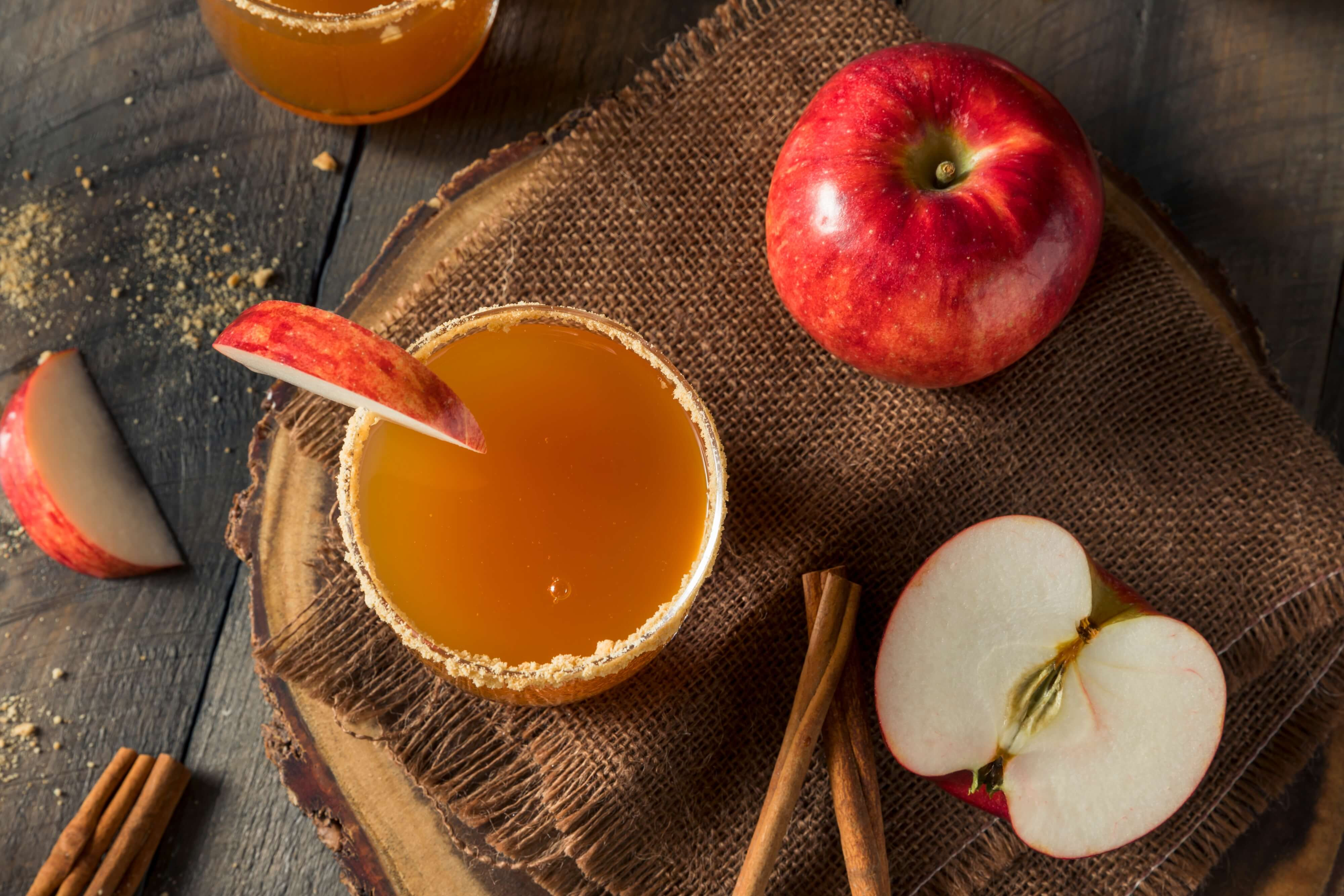 apple cider cocktail