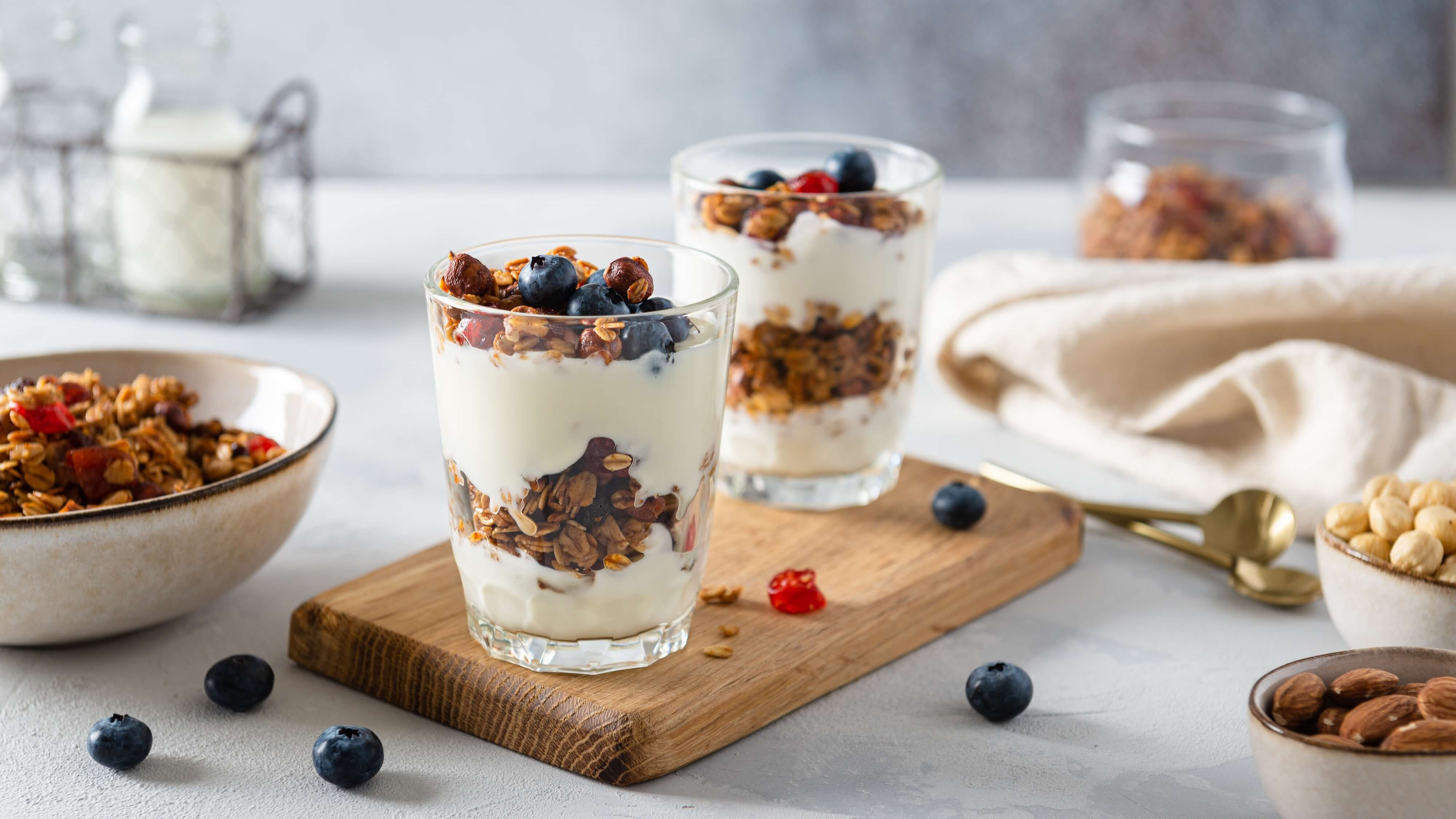 parfait with yogurt and granola